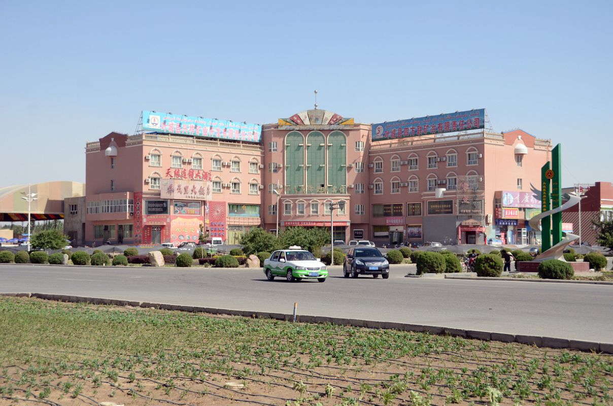 13 Qiaoge Lifeng Dengshan Hotel In Karghilik Yecheng At The Junction Of China National Highways 315 And G219